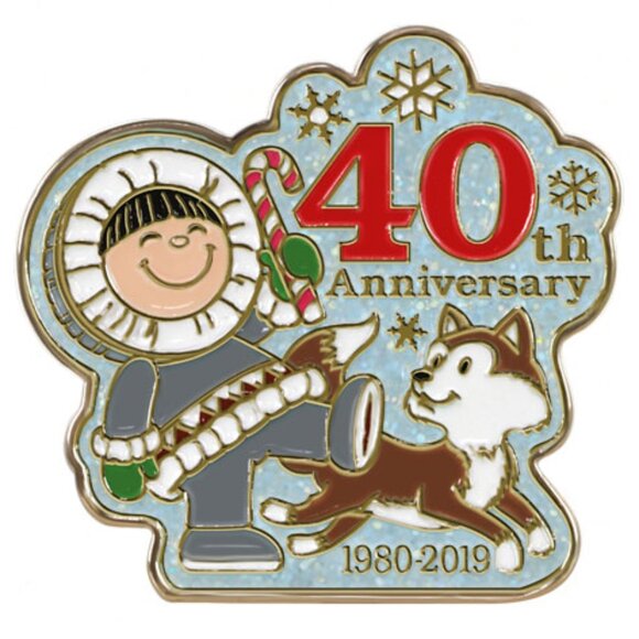 New! Frosty Friends Hallmark Keepsake 40 Years Anniversary Cloisonné Lapel Pin - Picture 1 of 2